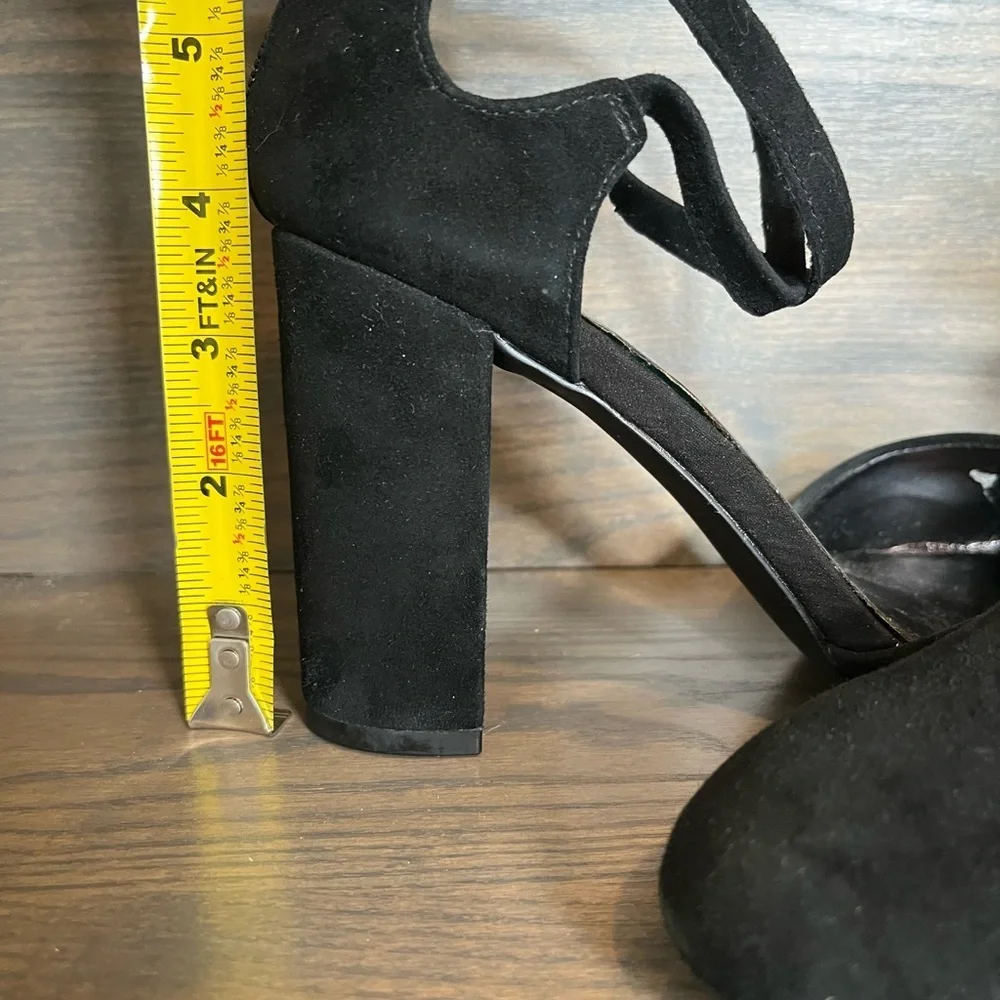 Bleecker & Bond LORA Suede Heels Size 7.5